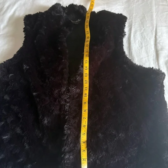Parkhurst Black Faux Fur Vest - Picture 7 of 7
